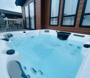 Malton House | Eastgate Lodge with Hot Tub