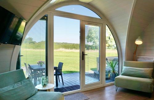 Pontesbury Ski Chalet | EASTRIDGE GLAMPING
