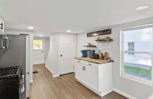 Ionia House | Eastside Cozy Getaway in East Rochester