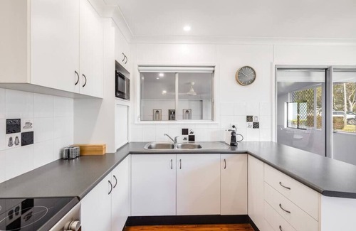 East Toowoomba House | "Eastside Haven" - Central & Convenient!