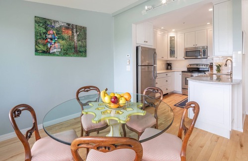 Glen Cove Condo | Eastward on the Ocean- oceanfront condo on scenic Penobscot Bay