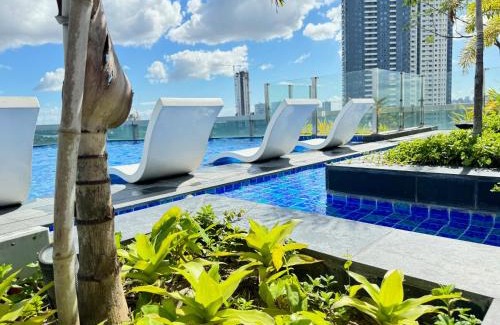 Bagumbayan Apartment | Eastwood Global Plaza Luxury 1Bed Room with 2 Toilets and Laundry Room