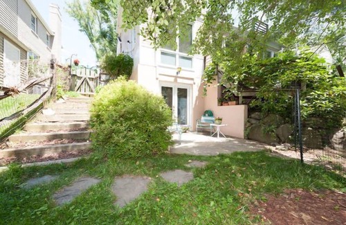 Bethesda Apartment | Easy Access To Washington D.C. -Private Garden Entrance -Walk To Bethesda Metro