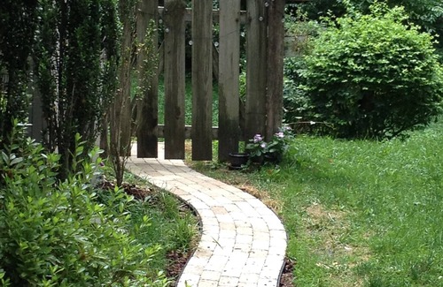 Bethesda Apartment | Easy Access To Washington D.C. -Private Garden Entrance -Walk To Bethesda Metro