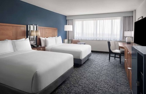 King of Prussia Hotel | Easy Philly Access | Dining. On-Site Bar. Pool.
