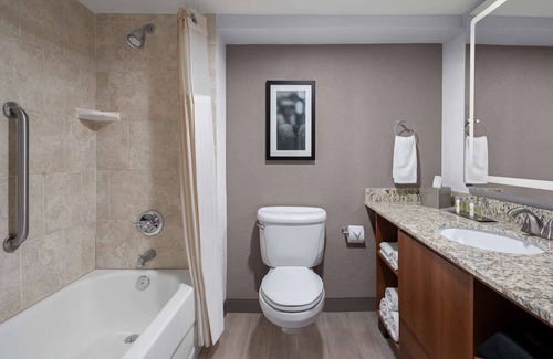 King of Prussia Hotel | Easy Philly Access | Dining. On-Site Bar. Pool.
