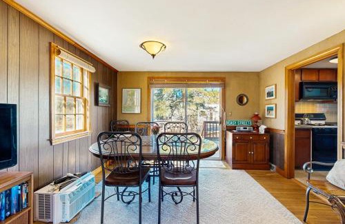 Dennis Port House | Easy Street