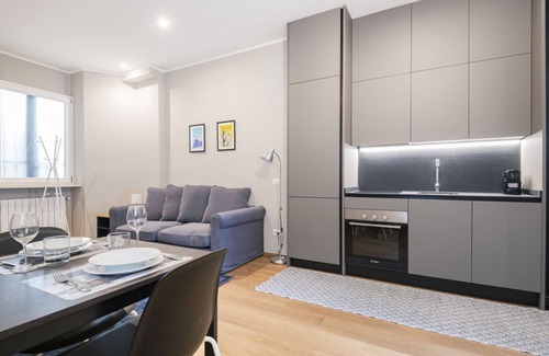 Guastalla Apartment | Easylife - Beautiful flat Pta Romana/Policlinico