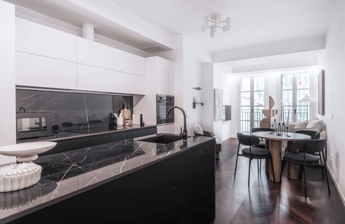 Carrobbio Apartment | Easylife - Terrace, wellness, 10 mins from Duomo