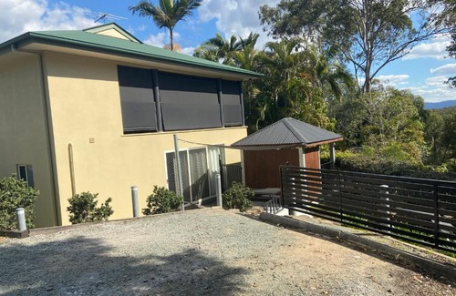 Eatons Hill House | Eatons Hill Hidden Valley Retreat