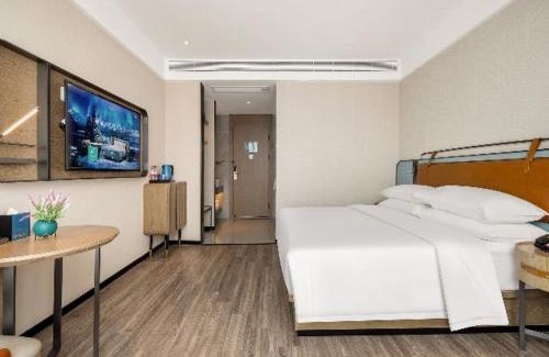 Gangbei District Hotel | Echarm Hotel Guigang High-speed Railway Station Wuyue Plaza