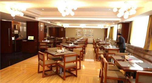 Optics Valley Hotel | Echeng Hotel Wuhan Optics Valley Square Yangjiawan Metro Station