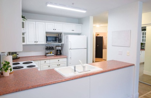 Harrison Hot Springs Apartment | Echo Beach 2 Bed Lake View and Walkable to Beach