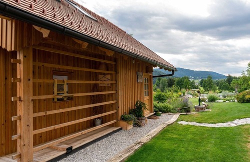 Hrib pri Hinjah House | Echo Valley Hillside Holiday Home with Sauna - Two Bedroom Holiday Home with Sauna