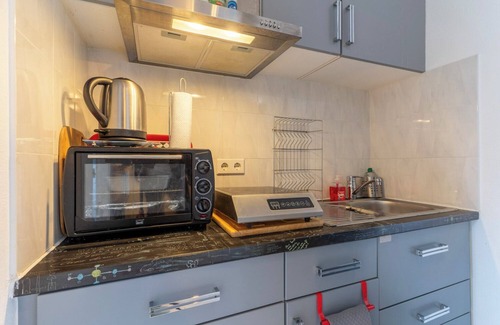 Eckartsweier Apartment | ECKARTSWEIER 2-bedroom apartment with kitchen, bathroom and terrace.