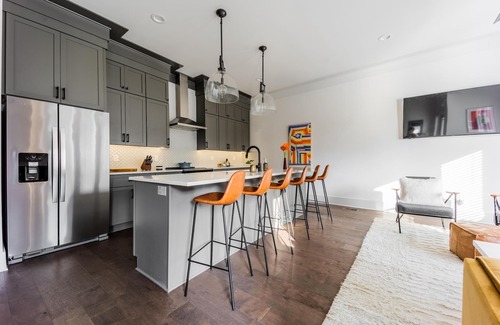 Eastwood Apartment | Eclectic E Nash Townhome Close to Broadway!