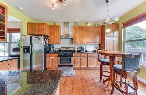 Grayslake House | Eclectic Grayslake Home w/Private Yard & Fire Pit