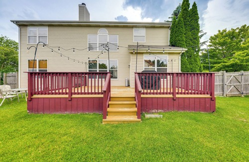 Grayslake House | Eclectic Grayslake Home w/Private Yard & Fire Pit