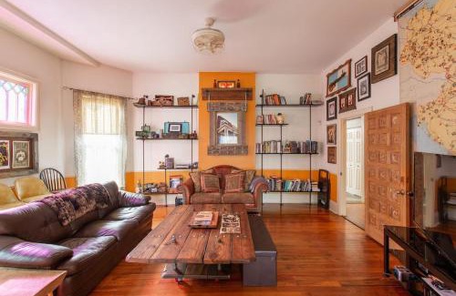 East End House | Eclectic Pet Friendly Home in East Nashville