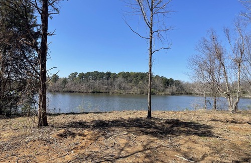Carbondale RV Rental | Eclipse Campsites Available. Waterfront views