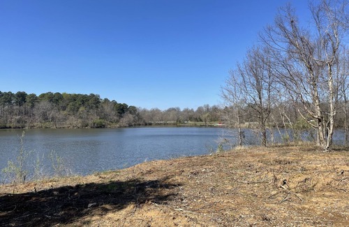 Carbondale RV Rental | Eclipse Campsites Available. Waterfront views