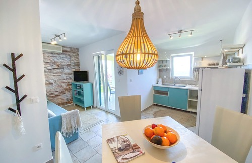 Lumbarda Apartment | Eco Apartments Sunshine with heated pool