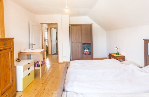 Ailly-sur-Noye House | Eco House With Swimming Pool, BBQ, Trampoline And Cat. Pet friendly