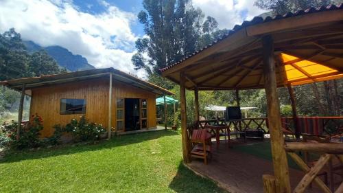 Huarocondo House | Eco Lodge Cabañas con Piscina