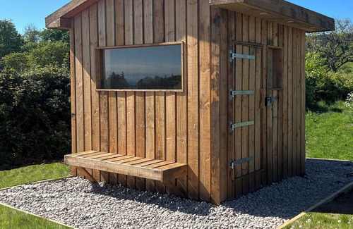 Leven House | Eco-Lodge with sea view Charleton Estate