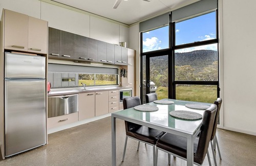 Crackenback Ski Chalet | Ecocrackenback 7 'Sustainable chalet close to the slopes.'