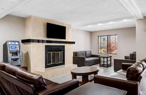 Billings Cabin | Econo Lodge Billings