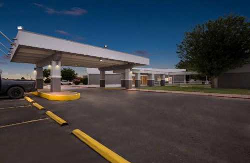Carlsbad Cabin | Econo Lodge Carlsbad Caverns Area