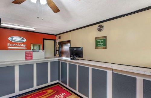 Erlanger Cabin | Econo Lodge Erlanger - Cincinnati Airport