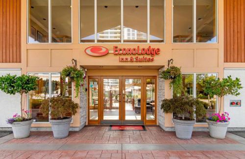 Pemberton Heights Hotel | Econo Lodge Inn & Suites - North Vancouver