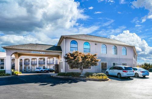 Horn Lake Hotel | Econo Lodge Inn & Suites Horn Lake - Southhaven
