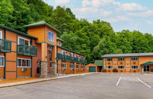 Upper Peninsula Michigan Cabin | Econo Lodge Lakeview