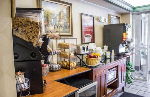 Meadville Cabin | Econo Lodge Meadville