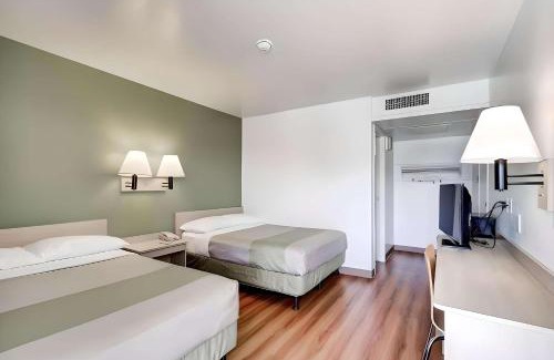 Midvale Cabin | Econo Lodge Midvale