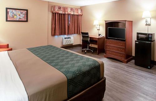 Menominee Cabin | Econo Lodge On the Bay