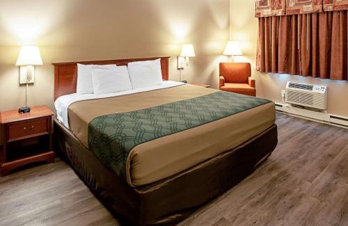Menominee Cabin | Econo Lodge On the Bay