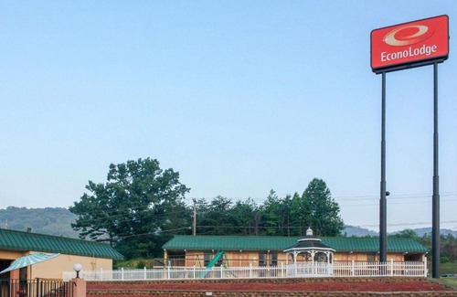 Rocky Top Cabin | Econo Lodge Rocky Top