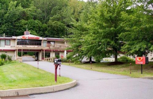 Chinchilla Cabin | Econo Lodge