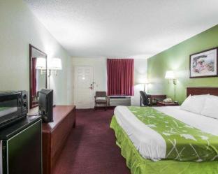 Dothan Cabin | Econo Lodge