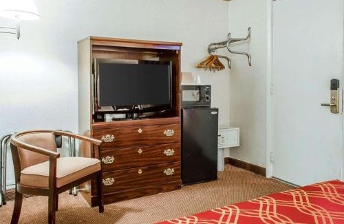 Saint Clair Cabin | Econo Lodge