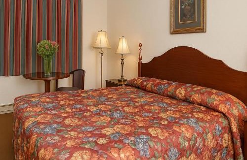 Saint Clair Cabin | Econo Lodge
