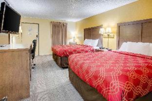 Lenoir City Cabin | Econo Lodge