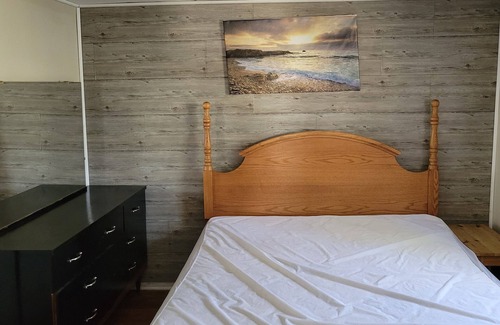 Cloyne Resort | Economy Cabin Wood End