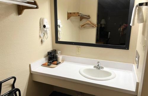McCook Hotel | Economy Inn McCook