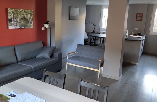 Arbois Apartment | Ecrin Moderne Dans le Centre Historique D'arbois