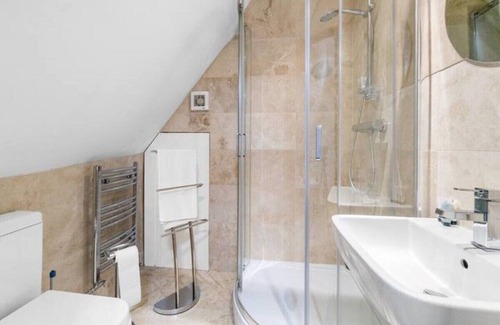 Earls Barton House | Ecton House - Exclusive Hire for up to 14 guests
